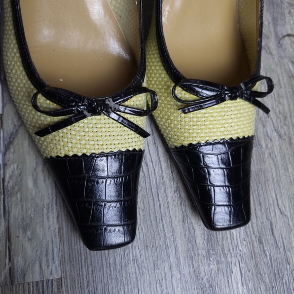 Victoria Spencer 3.5" Heels - Picture 4 of 9